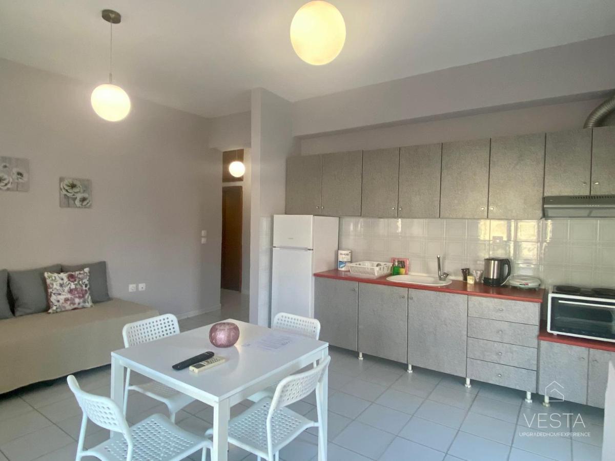 Apartment 4 In *